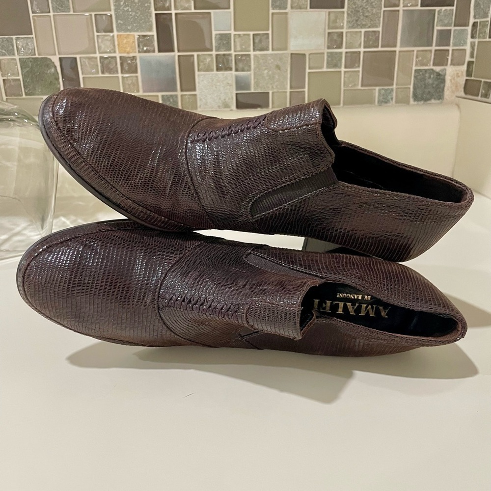 Amalfi Dark Brown Textured Heels - Picture 5 of 9